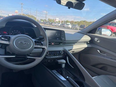 2022 Hyundai Elantra SEL