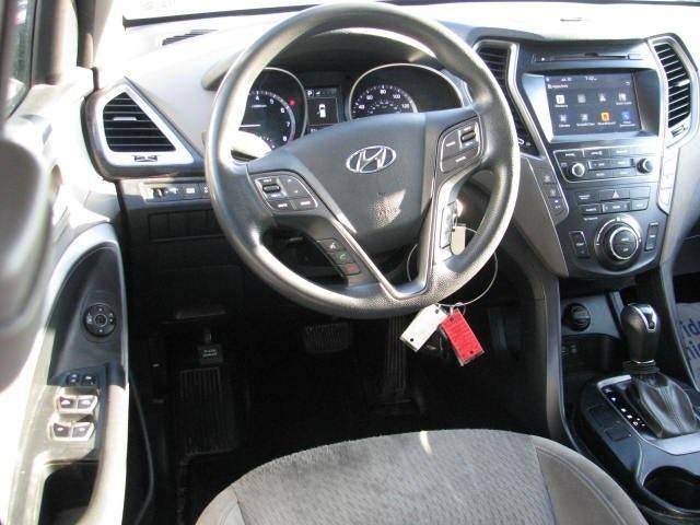 2017 Hyundai Santa Fe SE