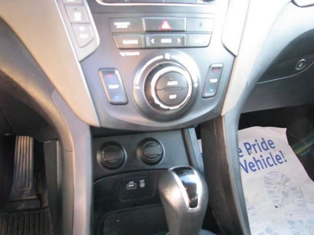 2017 Hyundai Santa Fe SE